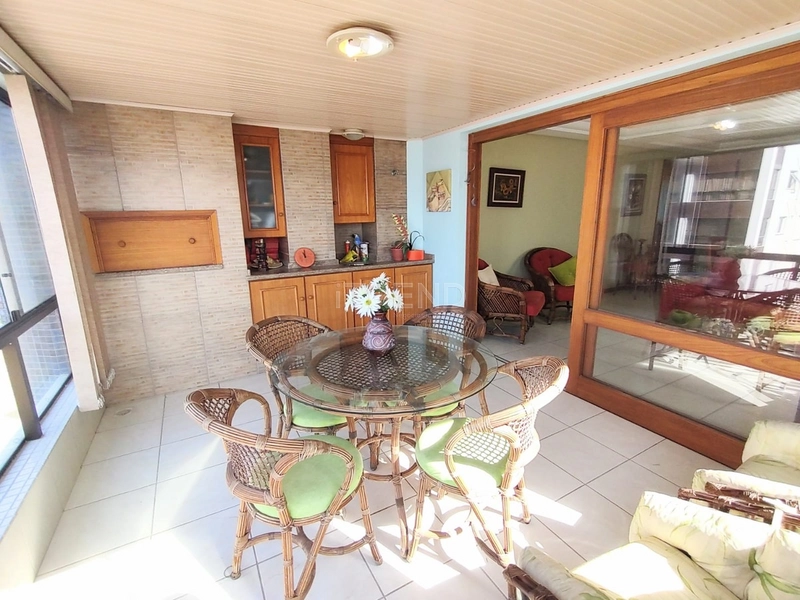 Apartamento andar alto com vista para o mar: 1ª foto da galeria de imagens do imóvel