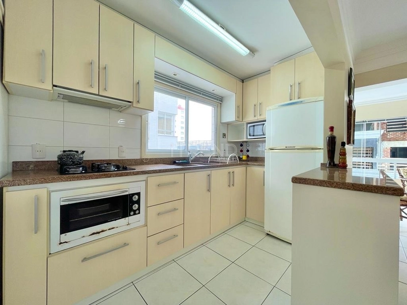 Amplo apartamento com sacada de frente.: 4ª foto da galeria de imagens do imóvel