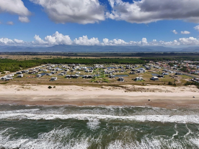 CONDOMÍNIO BEIRA MAR EM CAPÃO DA CANOA: 29ª foto da galeria de imagens do imóvel