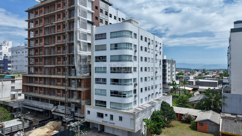 Ao lado da Praça Flavio Boianovski: 17ª foto da galeria de imagens do imóvel