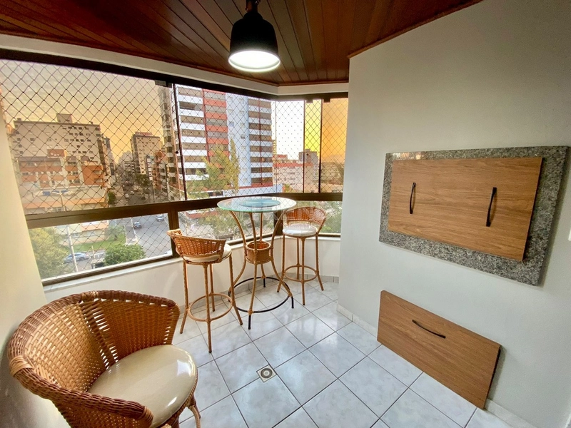Apartamento mobiliado e decorado com sacada de frente: 12ª foto da galeria de imagens do imóvel