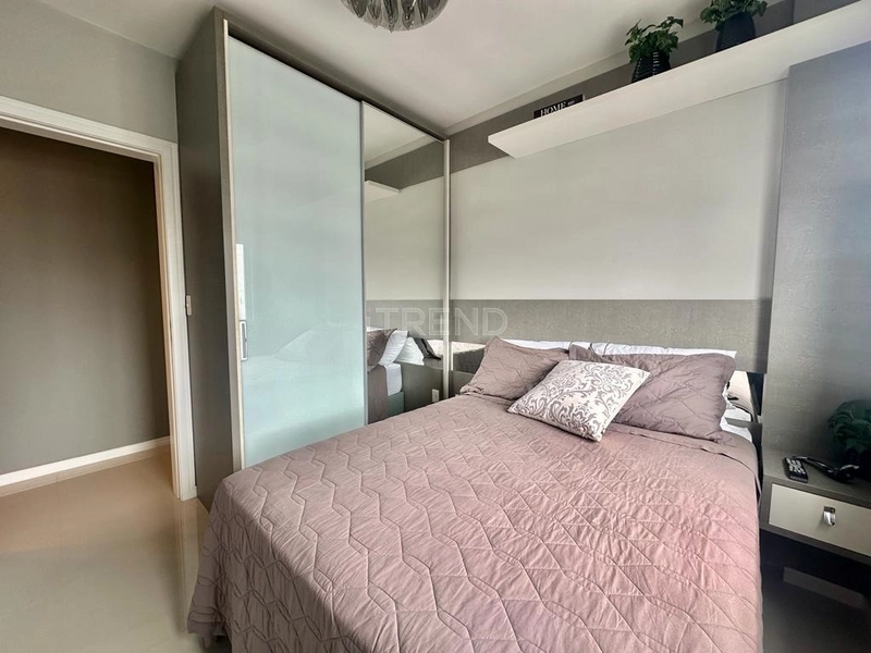 Belíssimo apartamento de frente para a praça com pé direto duplo: 6ª foto da galeria de imagens do imóvel