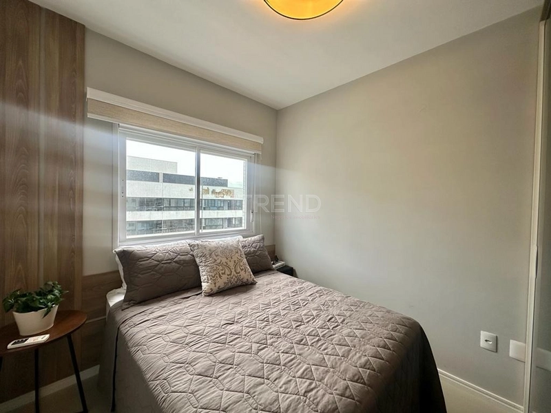 Belíssimo apartamento de frente para a praça com pé direto duplo: 13ª foto da galeria de imagens do imóvel