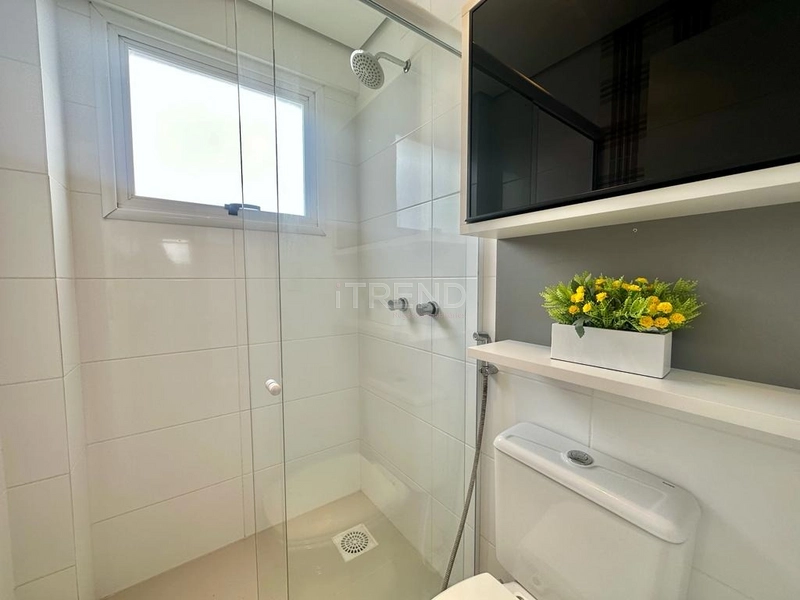 Belíssimo apartamento de frente para a praça com pé direto duplo: 5ª foto da galeria de imagens do imóvel
