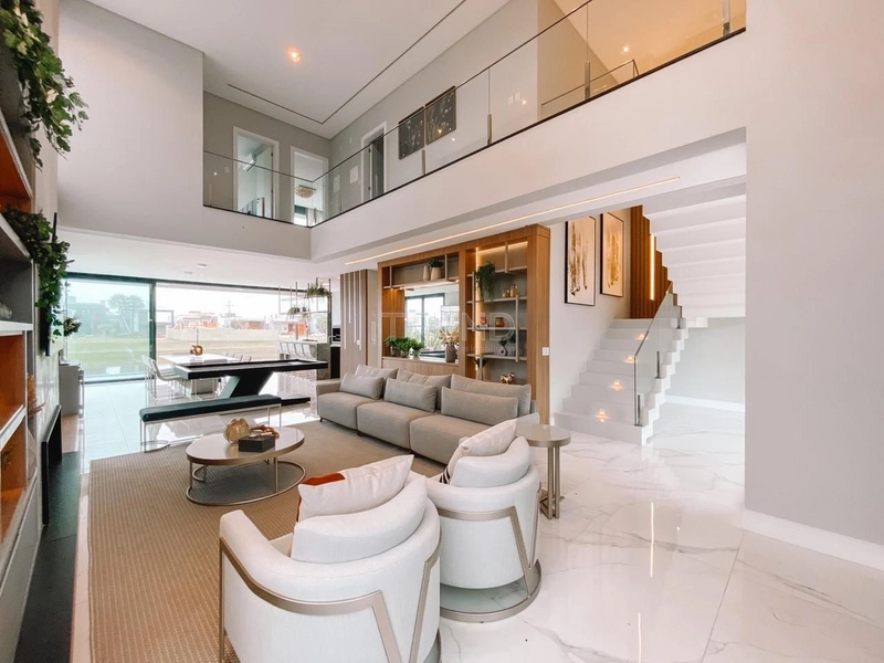 Na quadra mais valorizada no Condomínio: 3ª foto da galeria de imagens do imóvel