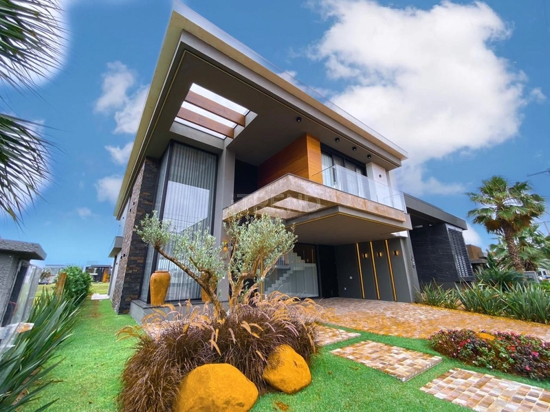 Na quadra mais valorizada no Condomínio