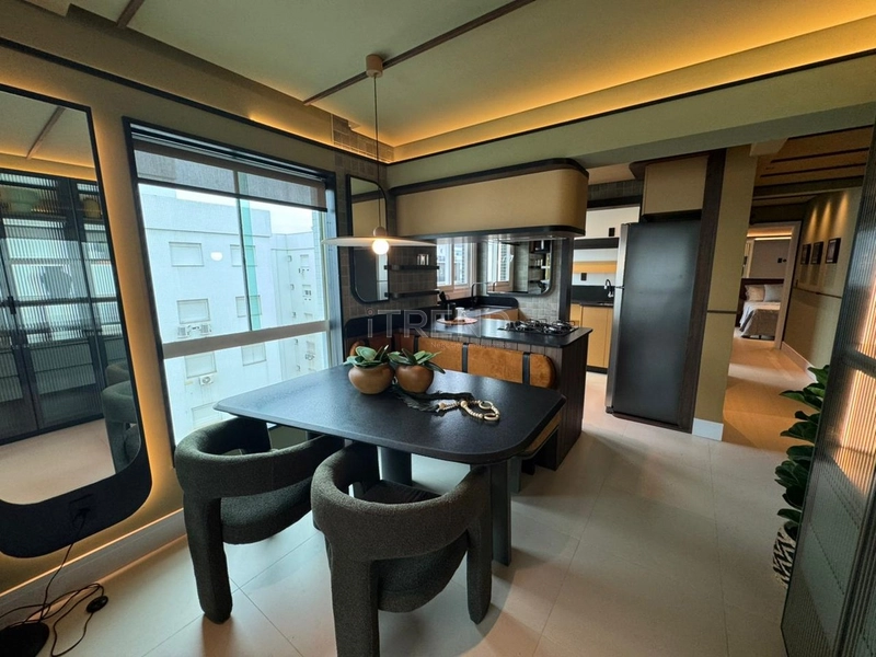 Amplo apartamento de dois dormitórios: 3ª foto da galeria de imagens do imóvel
