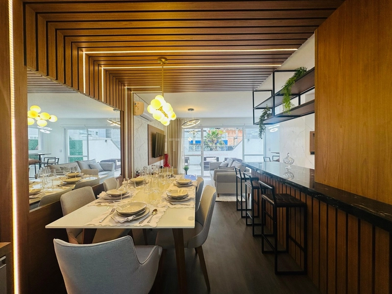Apartamento mobiliado e decorado com terraço de frente: 3ª foto da galeria de imagens do imóvel