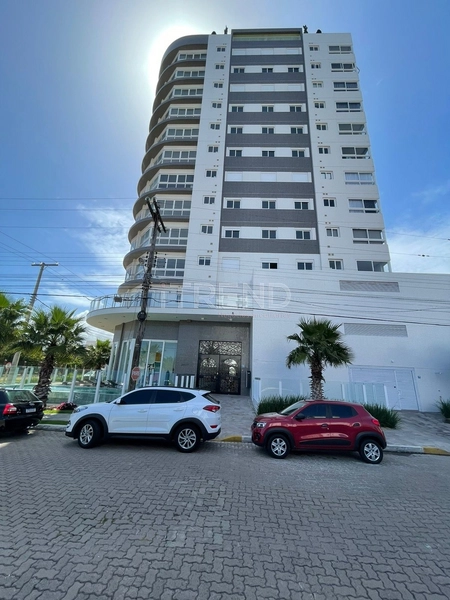 Edifício de esquina: 3ª foto da galeria de imagens do imóvel