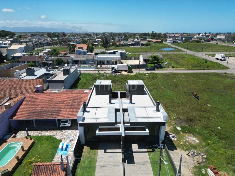 LInda Casa 3 quartos sendo 1 suite amplo espaço em Capão da Canoa.: 2ª foto da galeria de imagens do imóvel