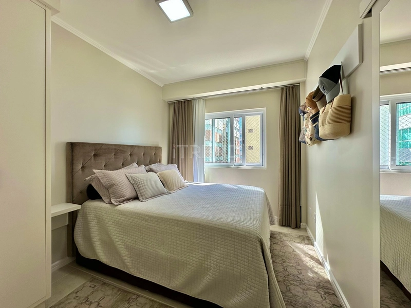 APARTAMENTO À VENDA COM SACADA DE FRENTE E VISTA INCRÍVEL PARA O MAR: 20ª foto da galeria de imagens do imóvel