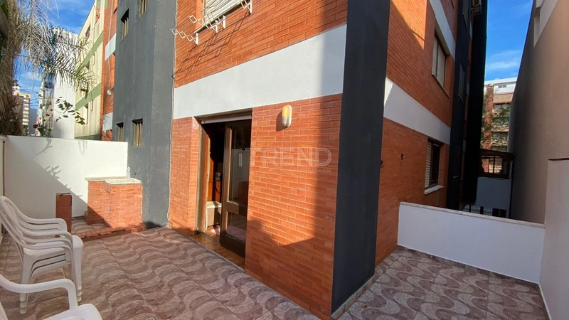 Um dormitório com terraço: 1ª foto da galeria de imagens do imóvel