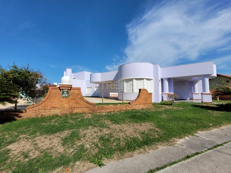 Excelente casa a beira mar de Atlântida: 1ª foto da galeria de imagens do imóvel