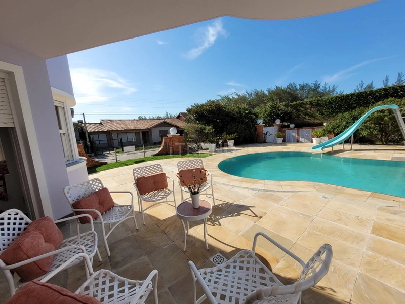 Excelente casa a beira mar de Atlântida: 34ª foto da galeria de imagens do imóvel
