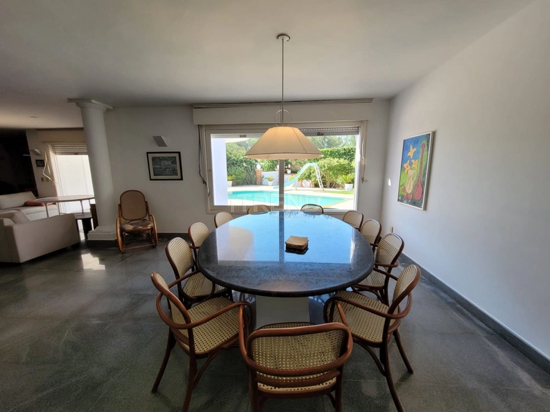 Excelente casa a beira mar de Atlântida: 9ª foto da galeria de imagens do imóvel