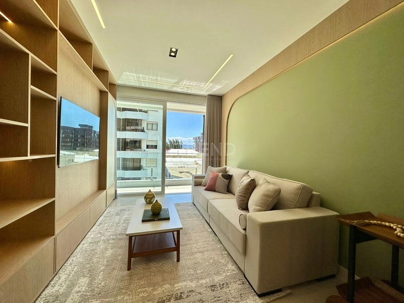 APARTAMENTO COM VARANDA FINAMENTE DECORADO: 1ª foto da galeria de imagens do imóvel