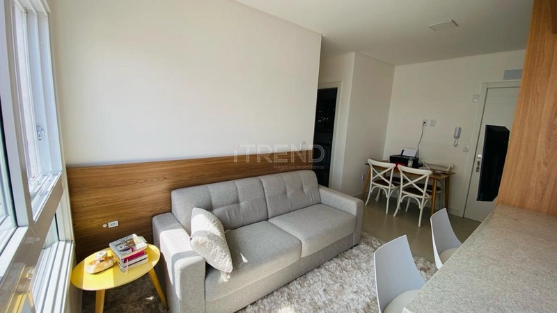 UM QUARTO MOBILIADO E DECORADO: 1ª foto da galeria de imagens do imóvel