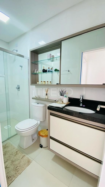 UM QUARTO MOBILIADO E DECORADO: 8ª foto da galeria de imagens do imóvel