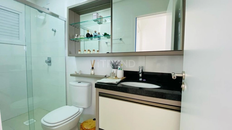 UM QUARTO MOBILIADO E DECORADO: 15ª foto da galeria de imagens do imóvel