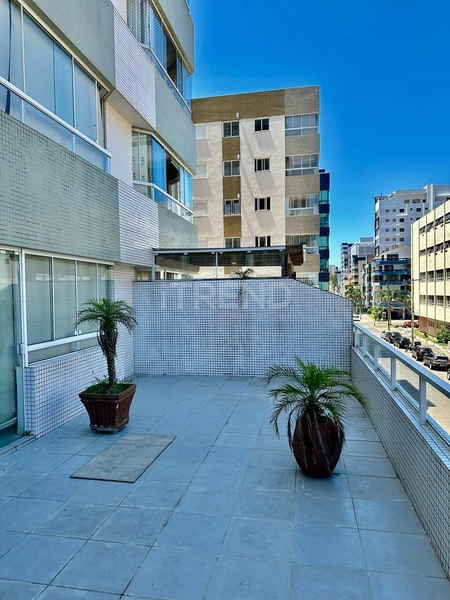 AMPLO TERRAÇO DE FRENTE: 4ª foto da galeria de imagens do imóvel