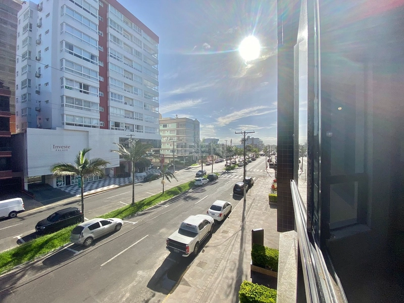 Apartamento com sacada de frente para avenida.: 2ª foto da galeria de imagens do imóvel