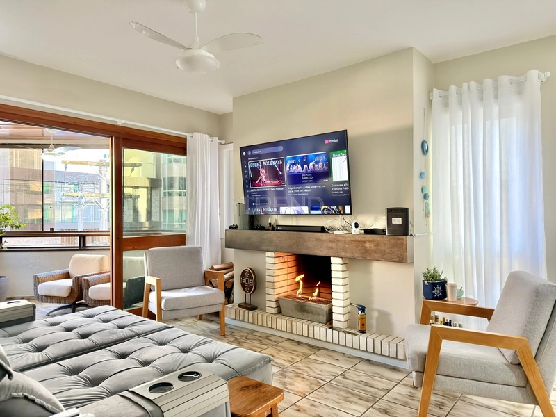 APARTAMENTO GIGANTE À VENDA COM SACADA