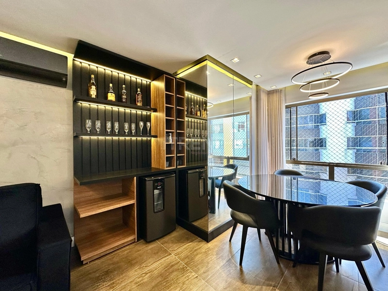APARTAMENTO DE FRENTE MOBILIADO E DECORADO !: 1ª foto da galeria de imagens do imóvel