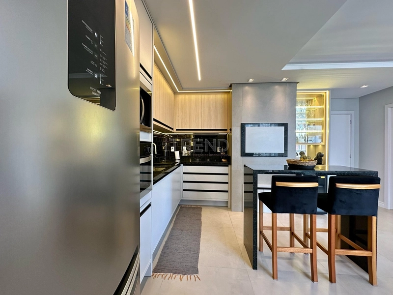 APARTAMENTO DUPLEX EM CAPÃO DA CANOA À VENDA: 3ª foto da galeria de imagens do imóvel