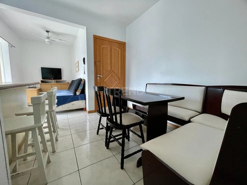 2 DORMITÓRIOS NO CENTRO: 1ª foto da galeria de imagens do imóvel