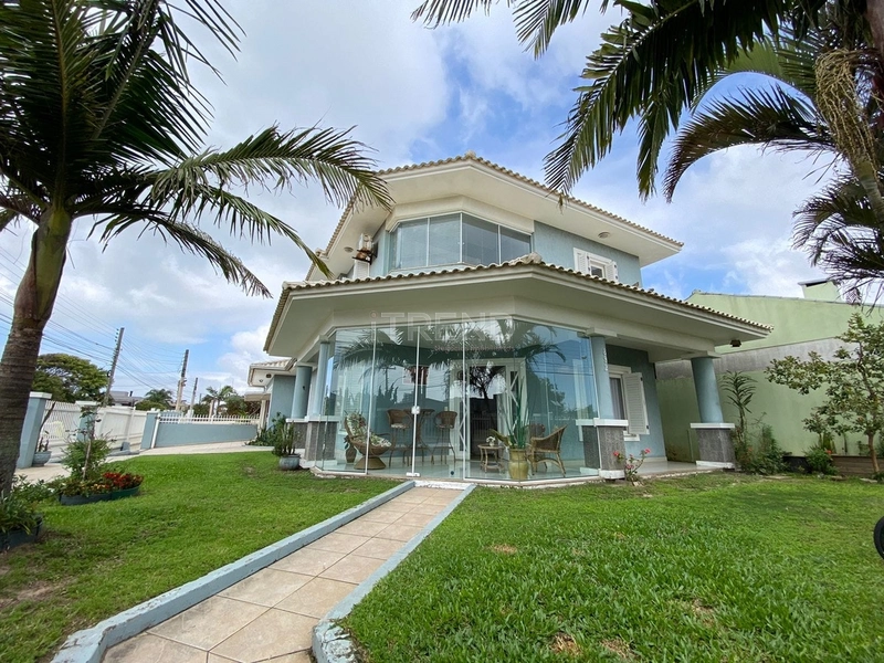 Lindo Sobrado de Esquina, junto ao Centro de Capão!: 3ª foto da galeria de imagens do imóvel