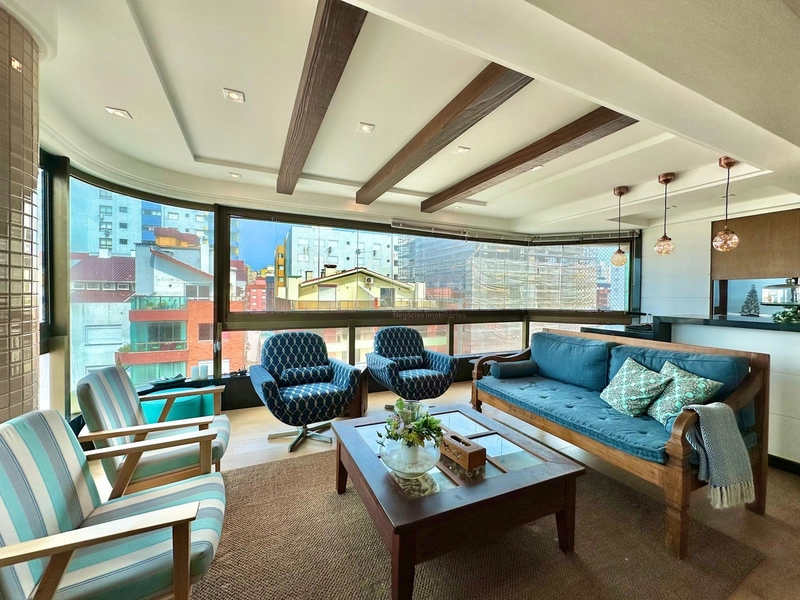 APARTAMENTO À VENDA COM VISTA PARA MAR E PRAÇA - RARIDADE: 10ª foto da galeria de imagens do imóvel