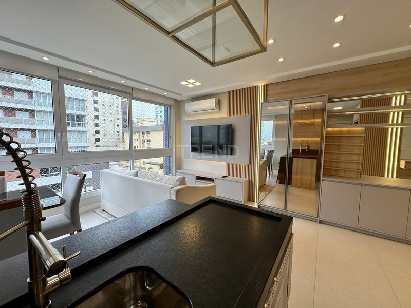 APARTAMENTO À VENDA! FINAMENTE MOBILIADO