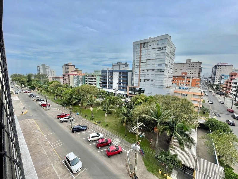 DE FRENTE PARA A PRAÇA: 2ª foto da galeria de imagens do imóvel