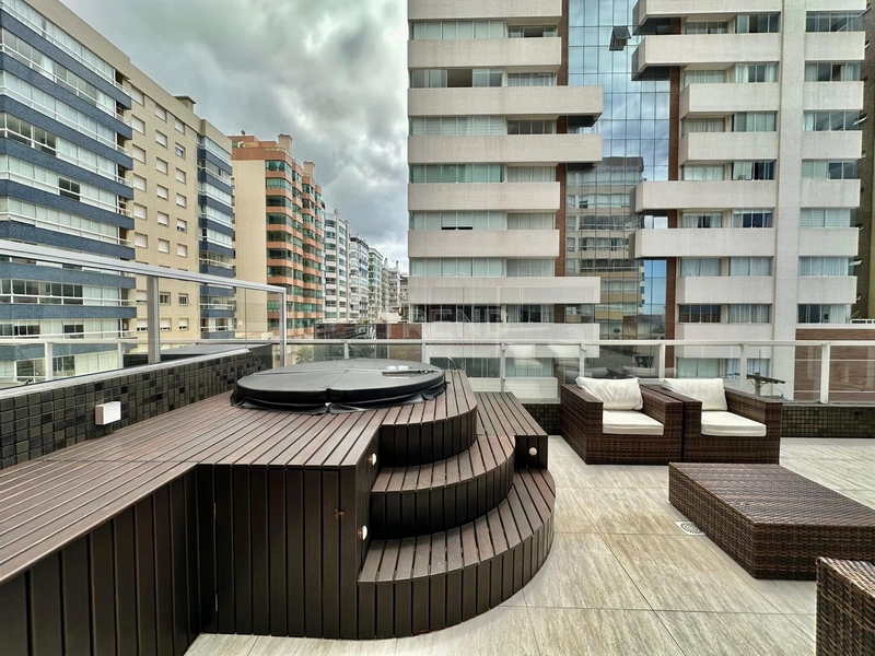 Amplo apartamento com terraço apenas uma quadra do mar: 11ª foto da galeria de imagens do imóvel