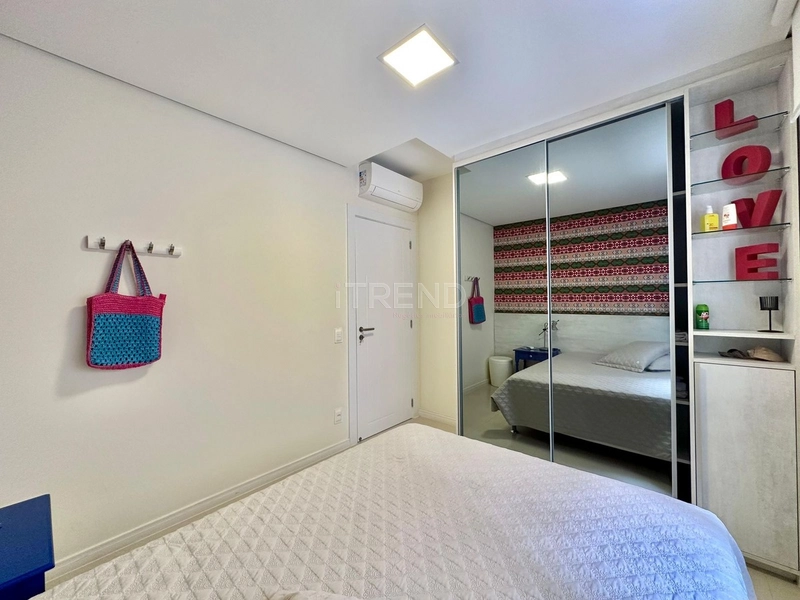 Amplo apartamento com terraço apenas uma quadra do mar: 37ª foto da galeria de imagens do imóvel