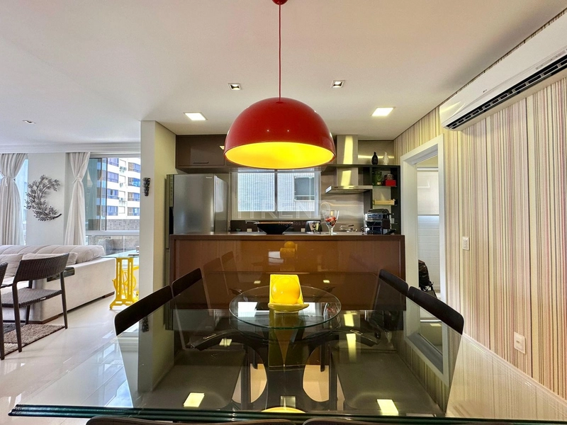 Amplo apartamento com terraço apenas uma quadra do mar: 17ª foto da galeria de imagens do imóvel