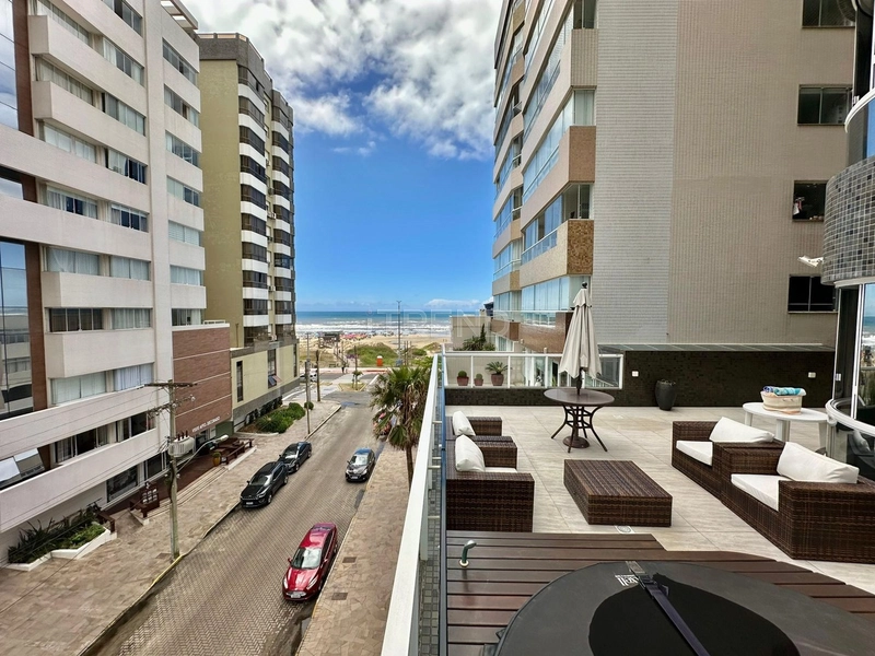Amplo apartamento com terraço apenas uma quadra do mar: 8ª foto da galeria de imagens do imóvel