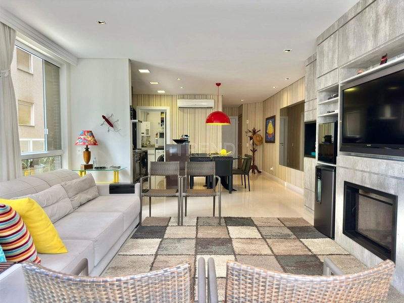 Amplo apartamento com terraço apenas uma quadra do mar: 6ª foto da galeria de imagens do imóvel