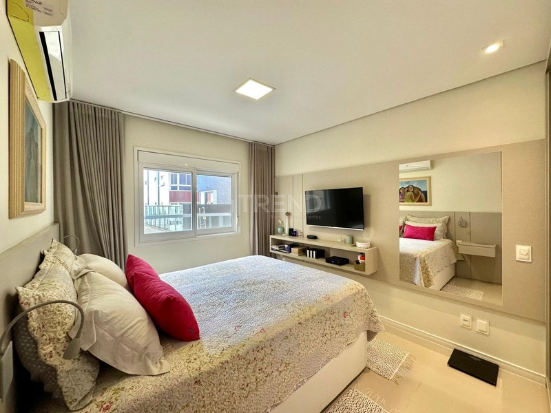 Amplo apartamento com terraço apenas uma quadra do mar: 40ª foto da galeria de imagens do imóvel