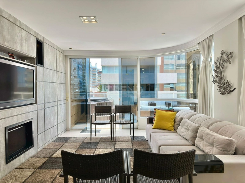 Amplo apartamento com terraço apenas uma quadra do mar: 20ª foto da galeria de imagens do imóvel