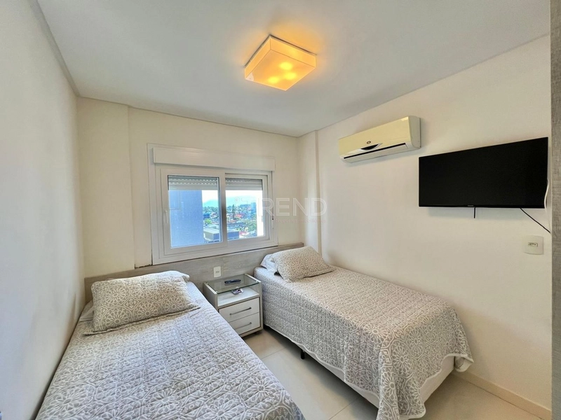 Apartamento de frente para a Praça Tiarajú: 4ª foto da galeria de imagens do imóvel