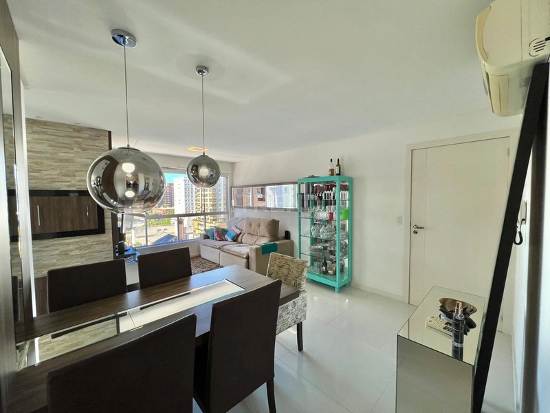 Apartamento de frente para a Praça Tiarajú: 3ª foto da galeria de imagens do imóvel