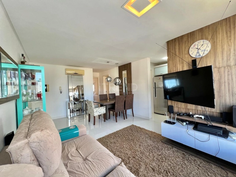 Apartamento de frente para a Praça Tiarajú: 8ª foto da galeria de imagens do imóvel