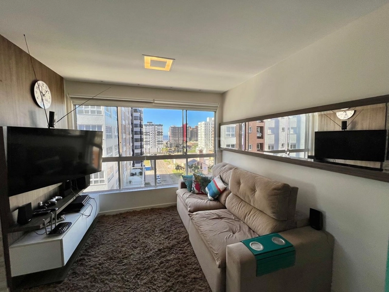 Apartamento de frente para a Praça Tiarajú: 1ª foto da galeria de imagens do imóvel