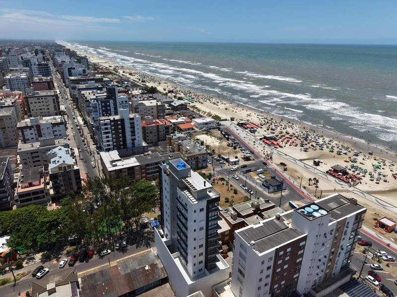 APARTAMENTO COM TERRAÇO, A POUCOS METROS DO MAR: 14ª foto da galeria de imagens do imóvel