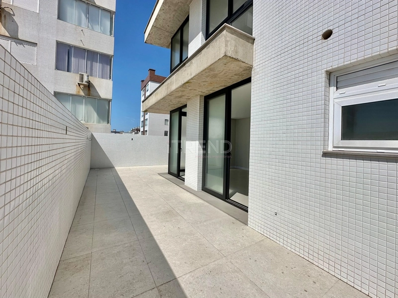 APARTAMENTO COM TERRAÇO, A POUCOS METROS DO MAR: 6ª foto da galeria de imagens do imóvel