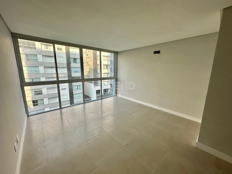 APARTAMENTO AMPLO, NUNCA HABITADO NO BAIRRO NAVEGANTES!