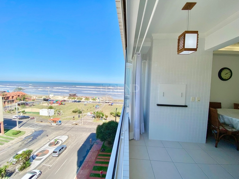 APARTAMENTO COM SACADA DE FRENTE E VISTA ETERNA MAR: 2ª foto da galeria de imagens do imóvel