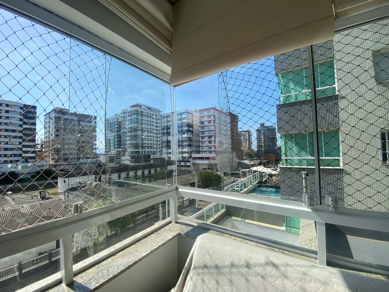 Frente a praça Israelita !: 1ª foto da galeria de imagens do imóvel
