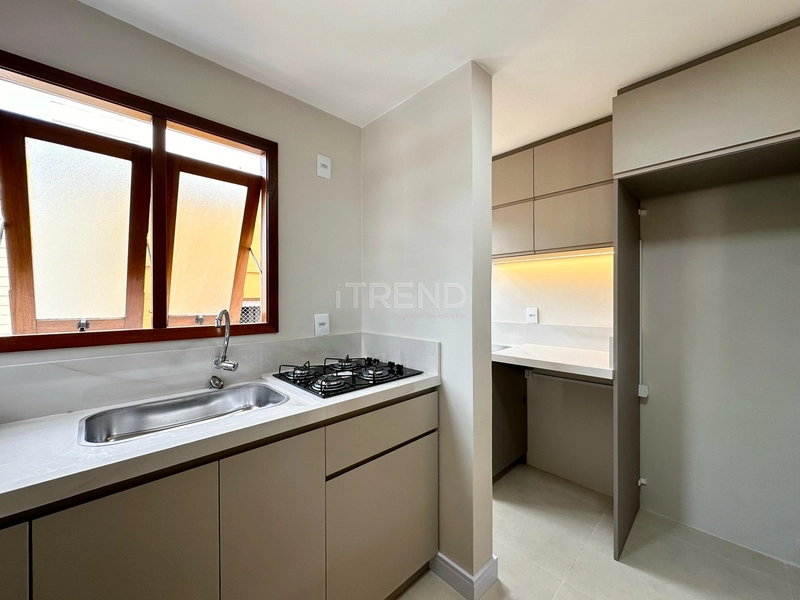 APARTAMENTO À VENDA! NO CORAÇÃO DA CIDADE!! TODO REFORMADO: 5ª foto da galeria de imagens do imóvel